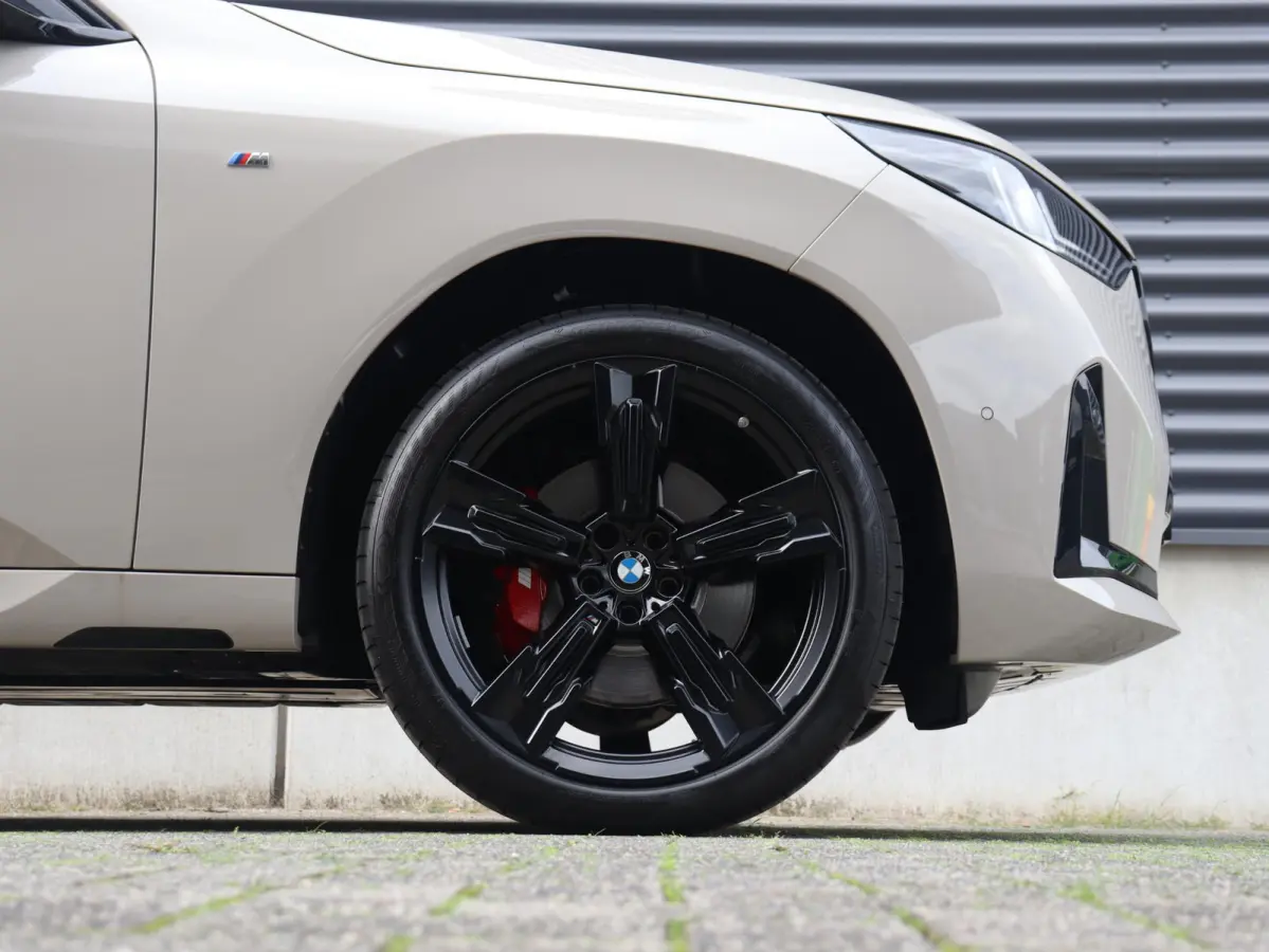 30e xDrive | M Sport Pro | SOH 100% | Trekhaak | Head-Up | Panodak | Driving Assistant Prof. | Parking Assistant Plus | Stoelventilatie | Adaptief Onderstel | Harman Kardon | Comfort Access 