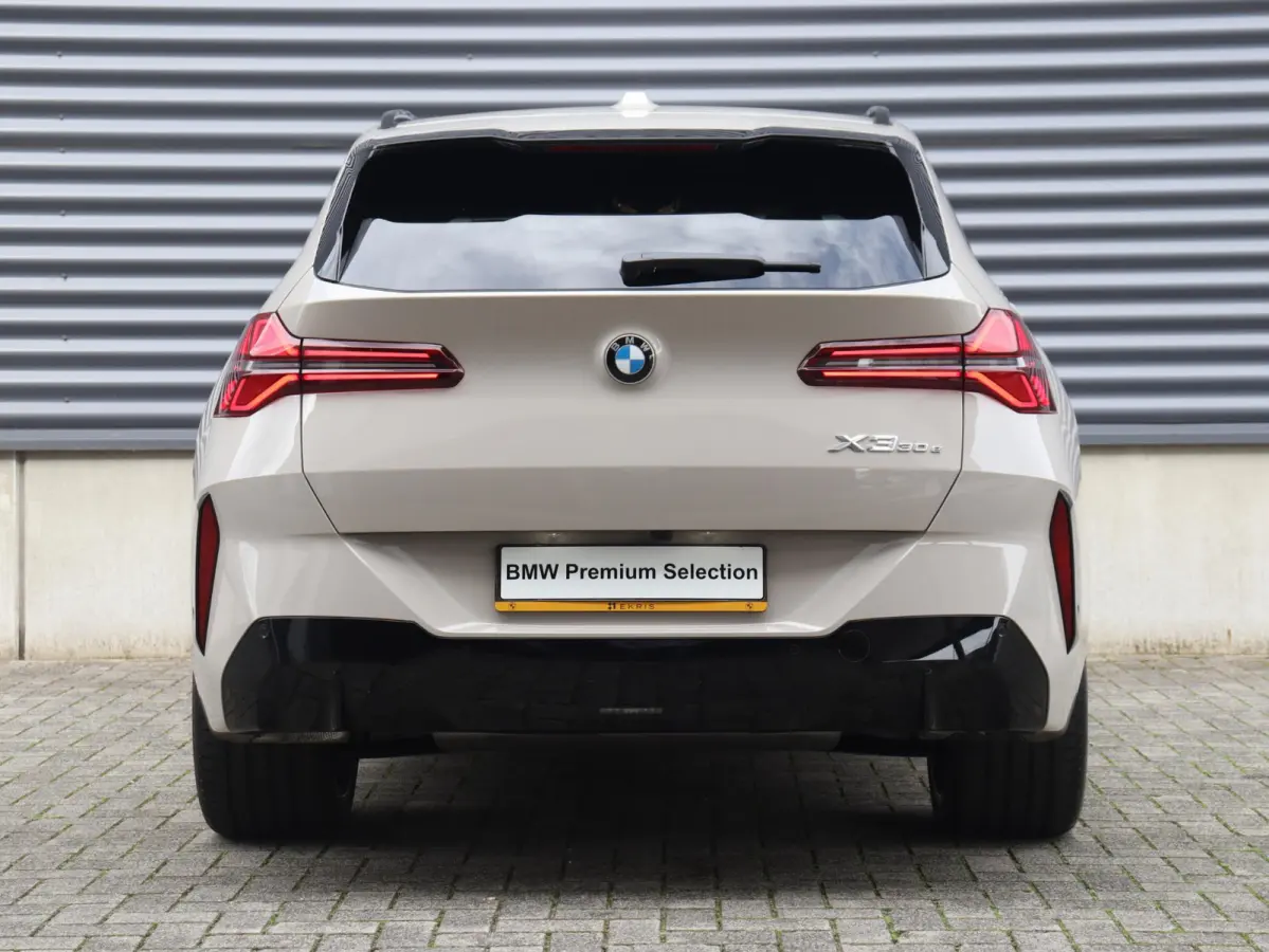 30e xDrive | M Sport Pro | SOH 100% | Trekhaak | Head-Up | Panodak | Driving Assistant Prof. | Parking Assistant Plus | Stoelventilatie | Adaptief Onderstel | Harman Kardon | Comfort Access 