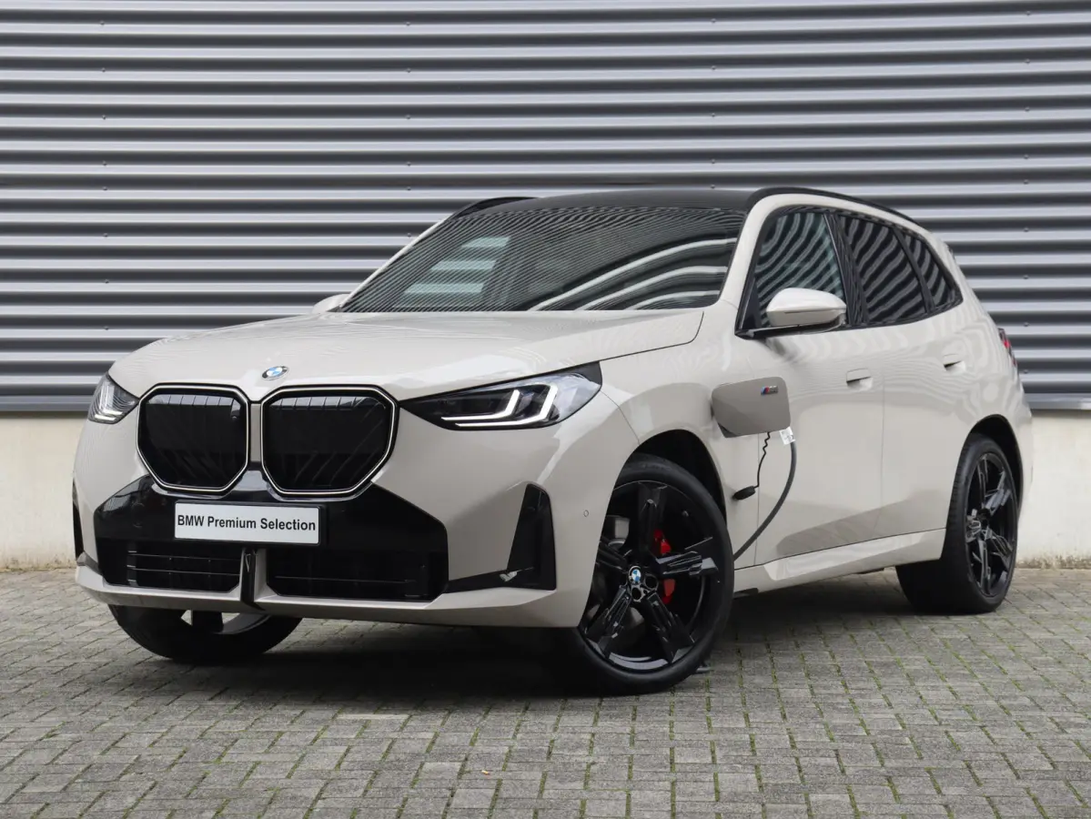 30e xDrive | M Sport Pro | SOH 100% | Trekhaak | Head-Up | Panodak | Driving Assistant Prof. | Parking Assistant Plus | Stoelventilatie | Adaptief Onderstel | Harman Kardon | Comfort Access 