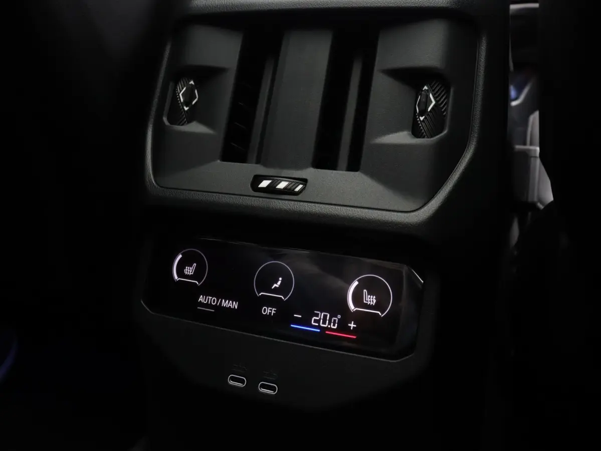 30e xDrive | M Sport Pro | SOH 100% | Trekhaak | Head-Up | Panodak | Driving Assistant Prof. | Parking Assistant Plus | Stoelventilatie | Adaptief Onderstel | Harman Kardon | Comfort Access 