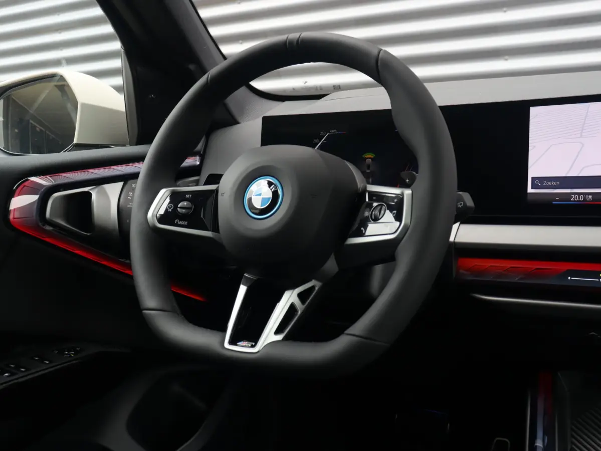 30e xDrive | M Sport Pro | SOH 100% | Trekhaak | Head-Up | Panodak | Driving Assistant Prof. | Parking Assistant Plus | Stoelventilatie | Adaptief Onderstel | Harman Kardon | Comfort Access 