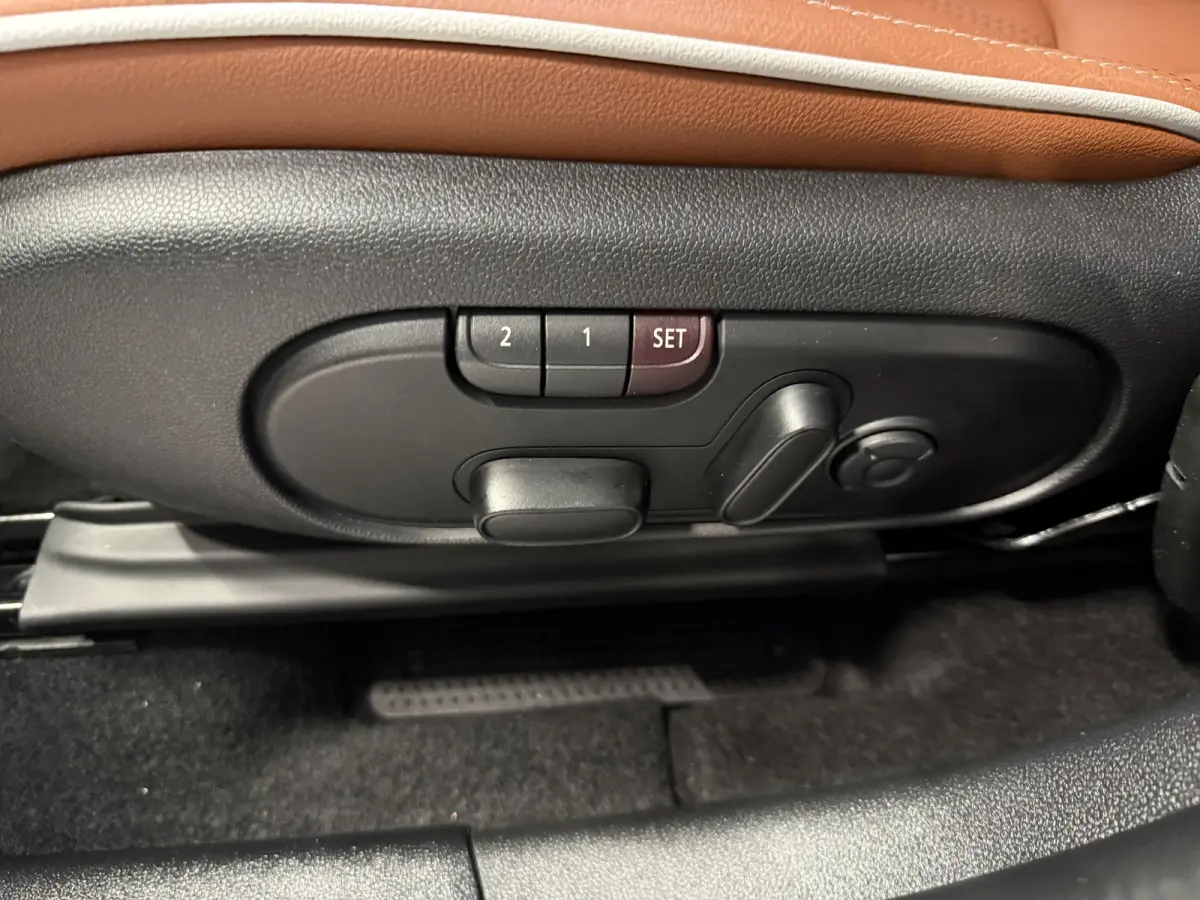 1.5 Cooper ALL4 Leder/Pano/H&K/Camera