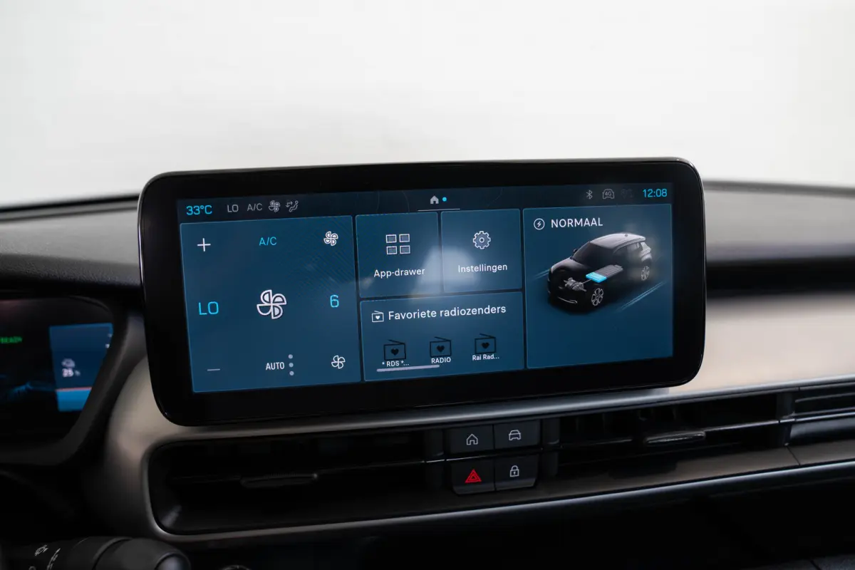 Summit 54 kWh | SOH 97% | Camera | Apple Carplay & Android Auto | Climate Controle | Parkeersensoren |