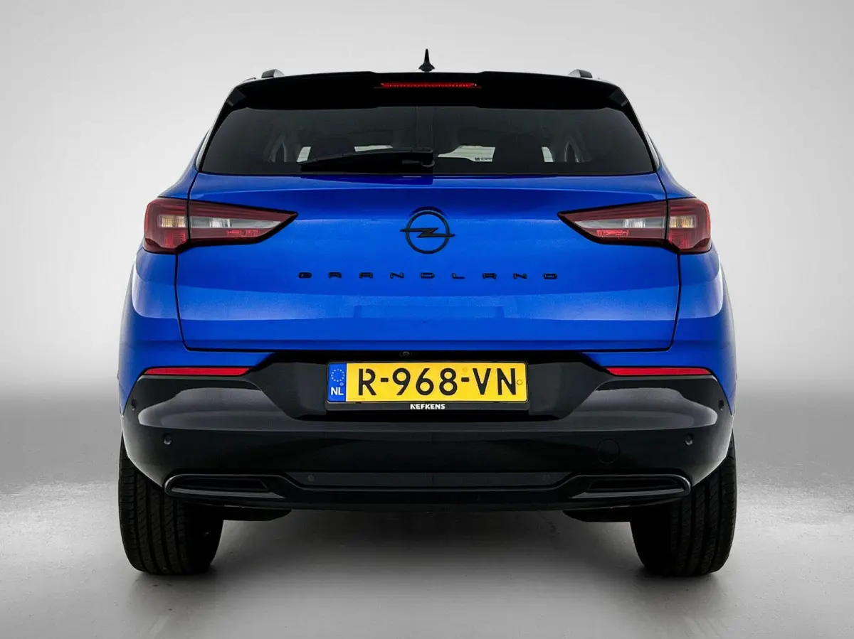 1.2 Turbo GS Line 130pk | Navigatie | Achteruitrijcamera | Parkeersensoren Voor en Achter | Comfortstoelen | LED Koplampen | Dodehoek Detectie | Climate Control | Cruise Control | 18" Lichtm