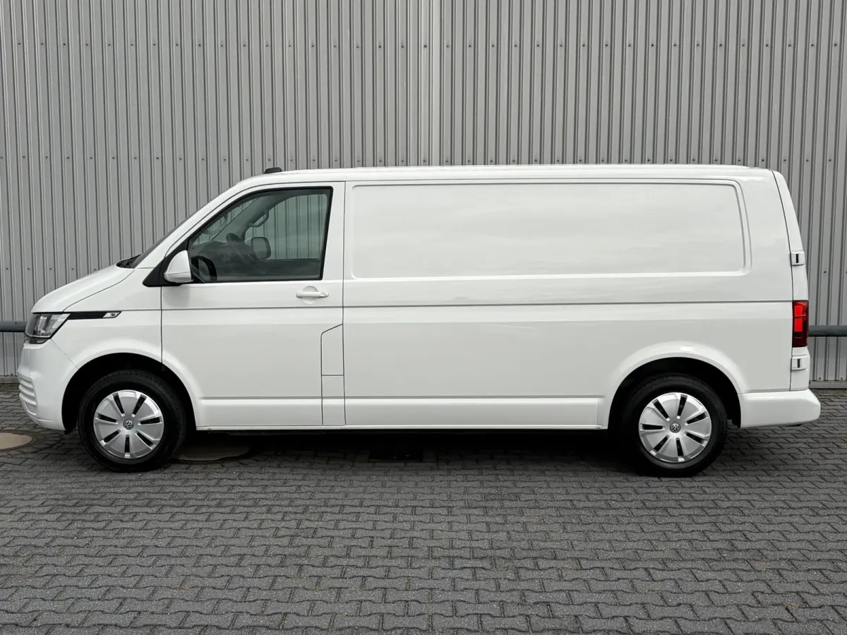 2.0 TDI L2H1*AUTOM*NAVI*CRUISE*HAAK*A/C*CAM*TEL(
