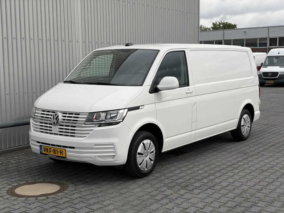 2.0 TDI L2H1*AUTOM*NAVI*CRUISE*HAAK*A/C*CAM*TEL(