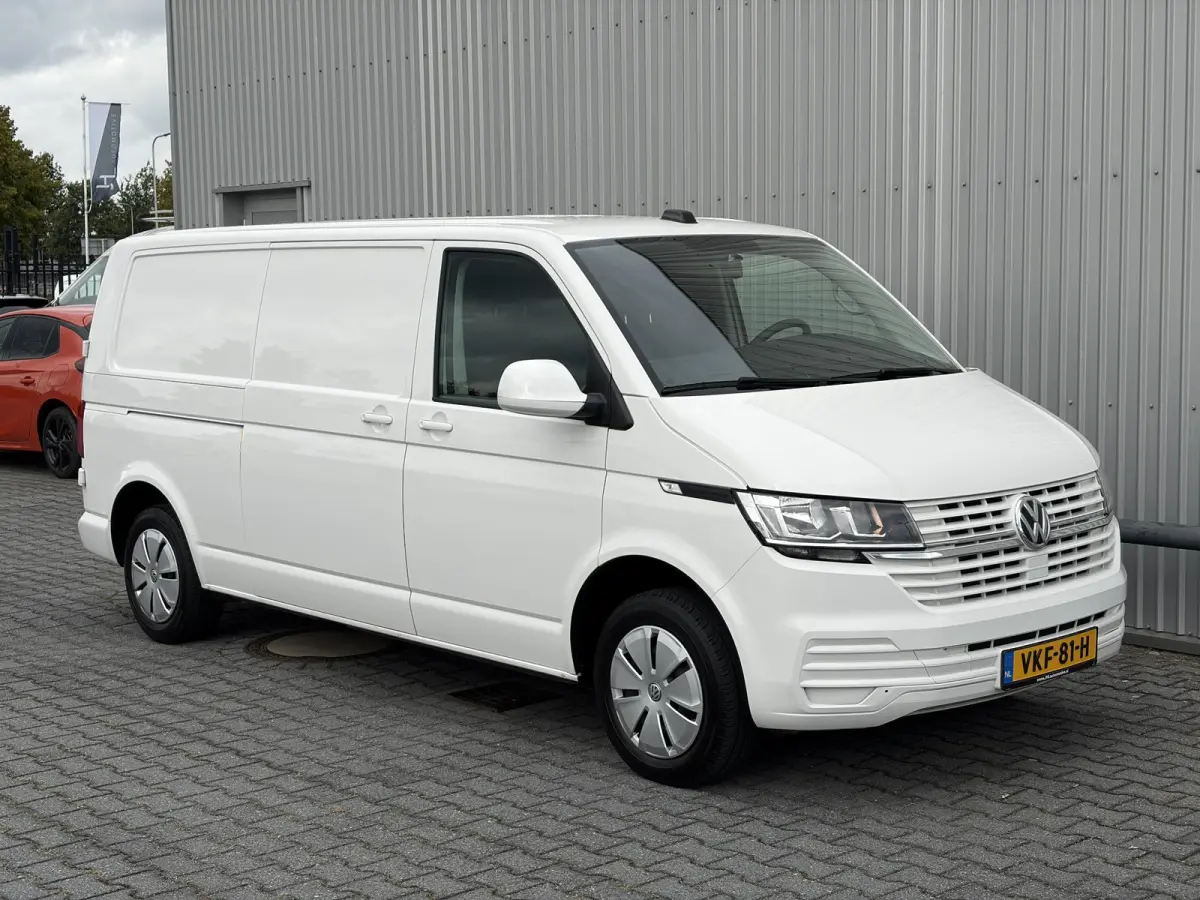 2.0 TDI L2H1*AUTOM*NAVI*CRUISE*HAAK*A/C*CAM*TEL(