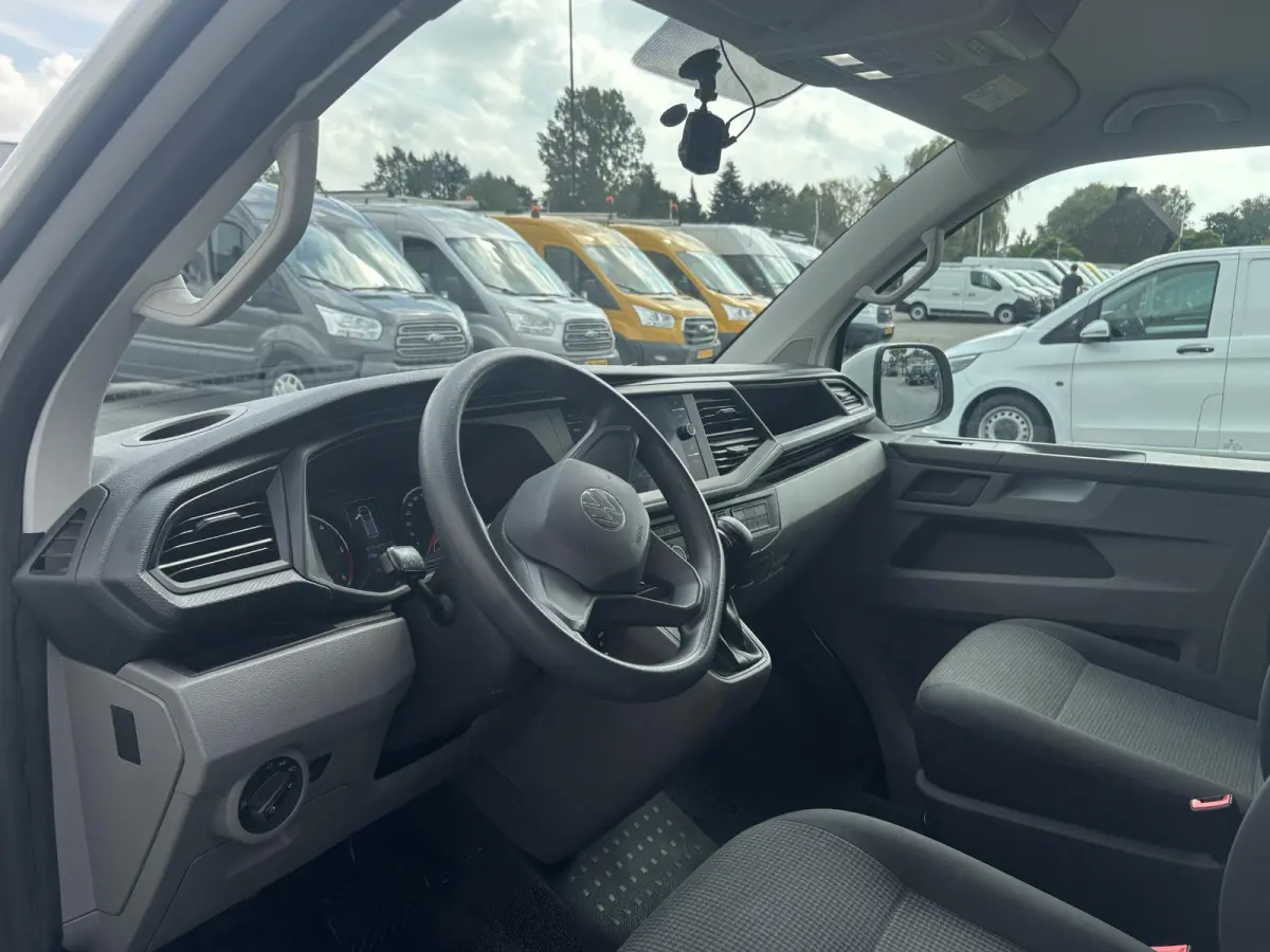2.0 TDI L2H1*AUTOM*NAVI*CRUISE*HAAK*A/C*CAM*TEL(