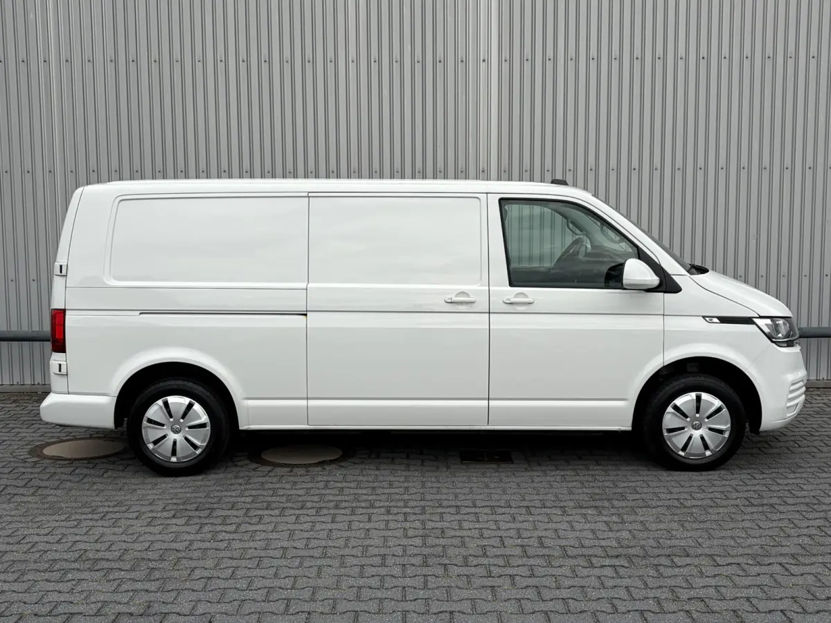 2.0 TDI L2H1*AUTOM*NAVI*CRUISE*HAAK*A/C*CAM*TEL(