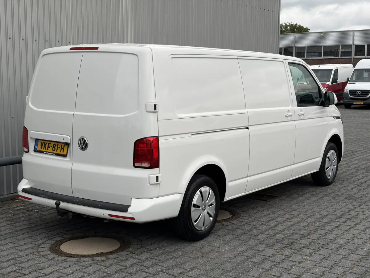 2.0 TDI L2H1*AUTOM*NAVI*CRUISE*HAAK*A/C*CAM*TEL(