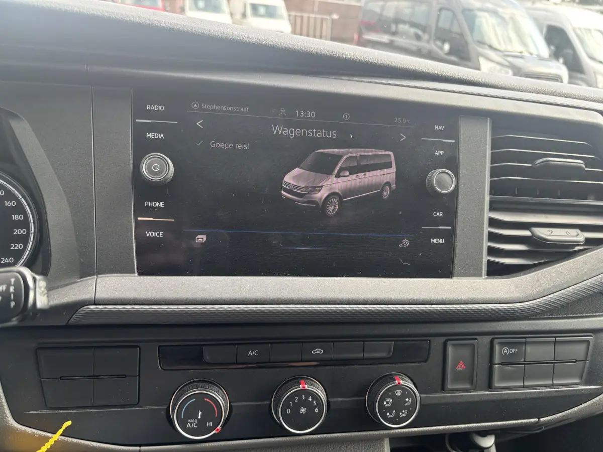 2.0 TDI L2H1*AUTOM*NAVI*CRUISE*HAAK*A/C*CAM*TEL(