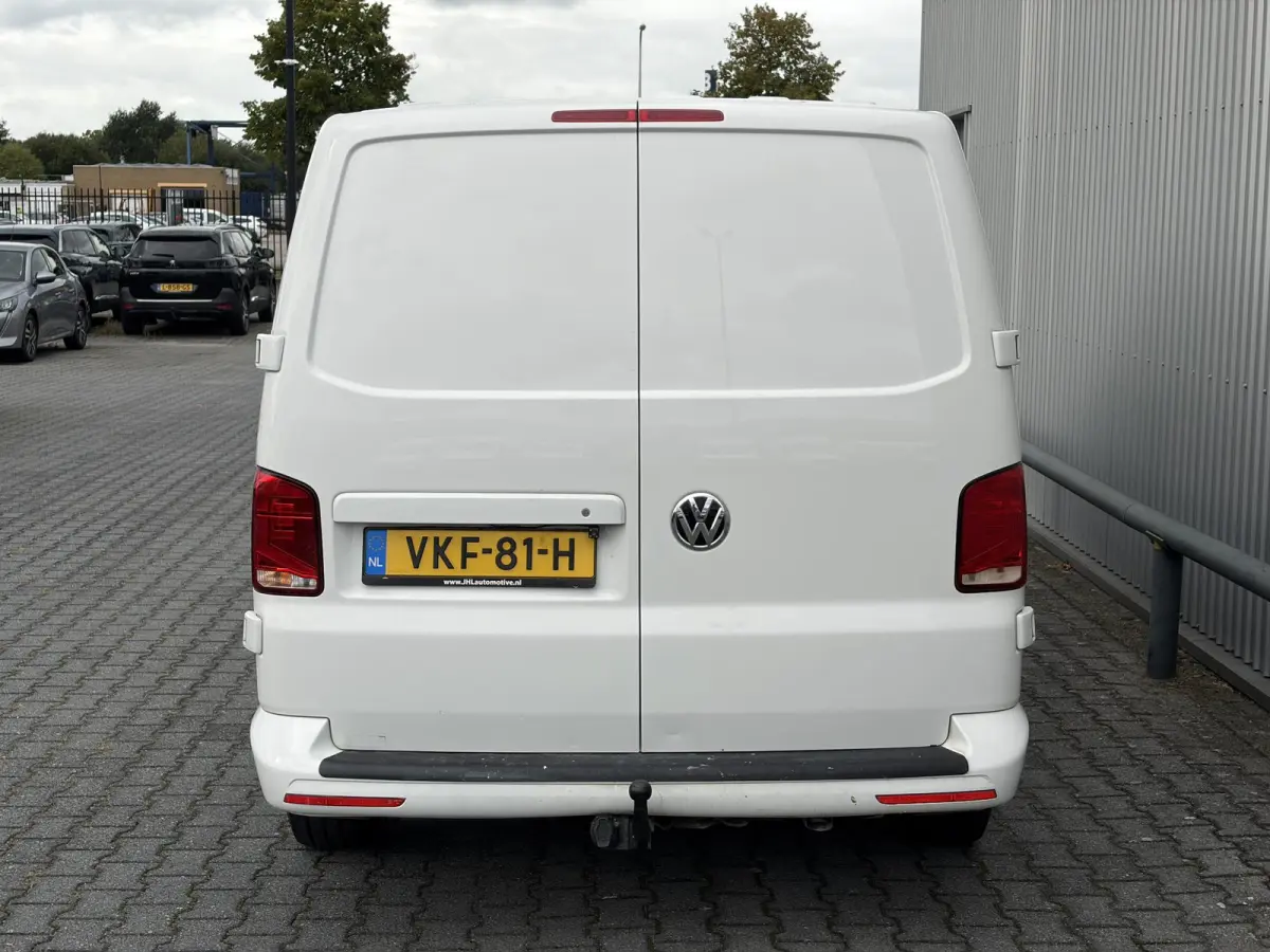 2.0 TDI L2H1*AUTOM*NAVI*CRUISE*HAAK*A/C*CAM*TEL(