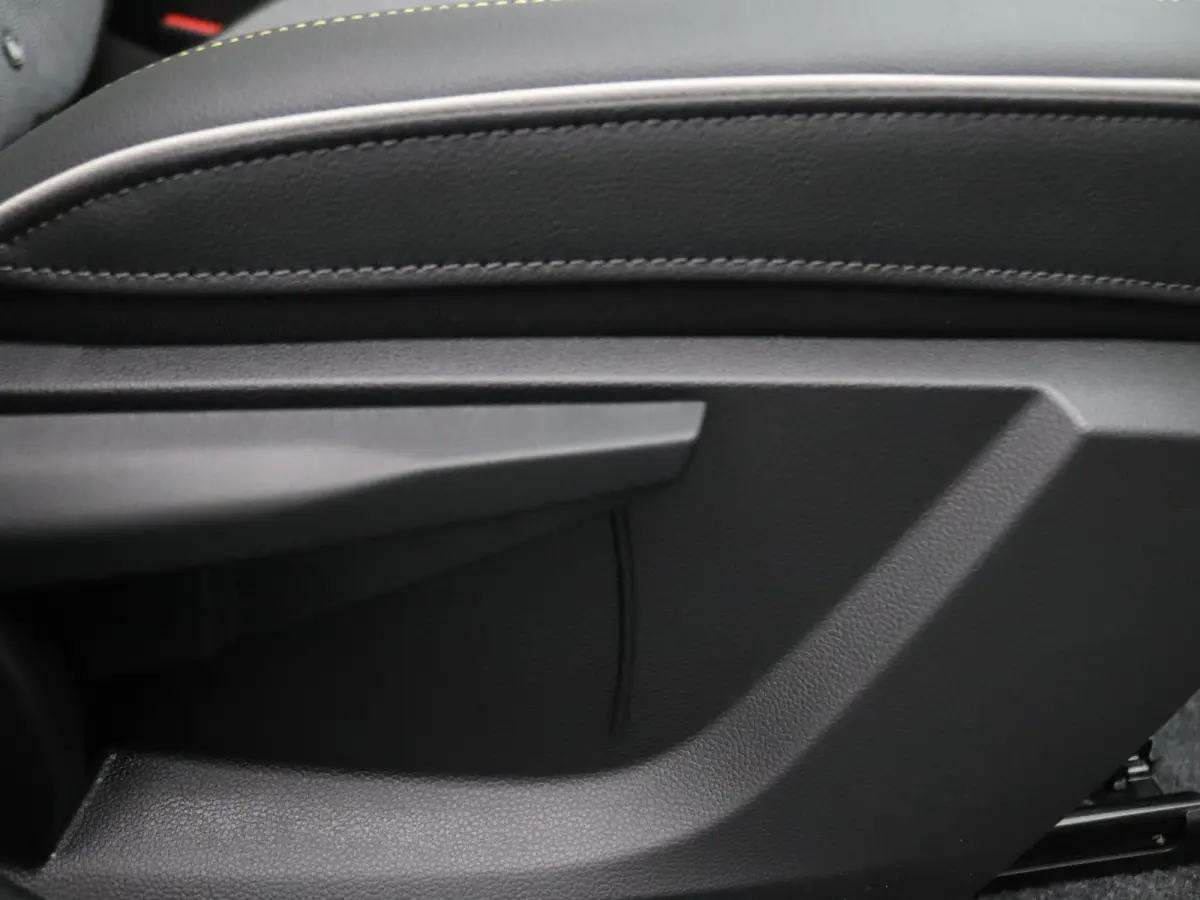 EV87 long range techno Apple Carplay/Android Auto | Climate