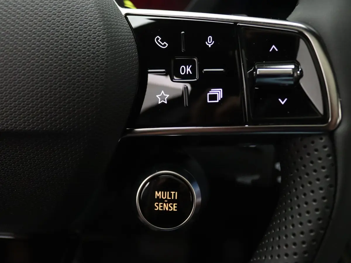 EV87 long range techno Apple Carplay/Android Auto | Climate