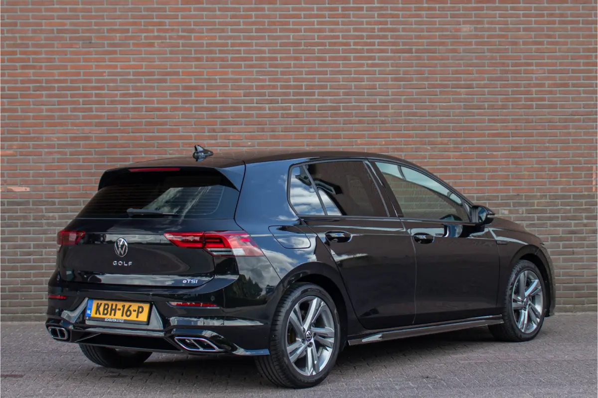 1.5 eTSI R-Line, Stoel & Stuurverwarming, Navigatie, Alcantara, Adaptive Cruise, Carplay, PDC.