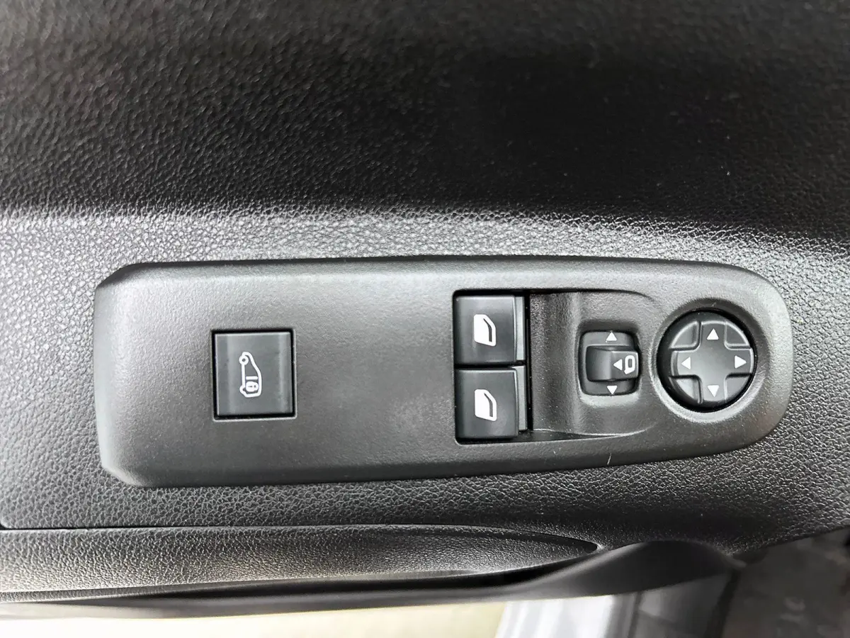 1.5 BlueHDi 130pk L2 Automaat Apple Carplay/ Android Auto Navigatie Trekhaak Airco Camera Cruise Control Parkeersensoren V+A DAB