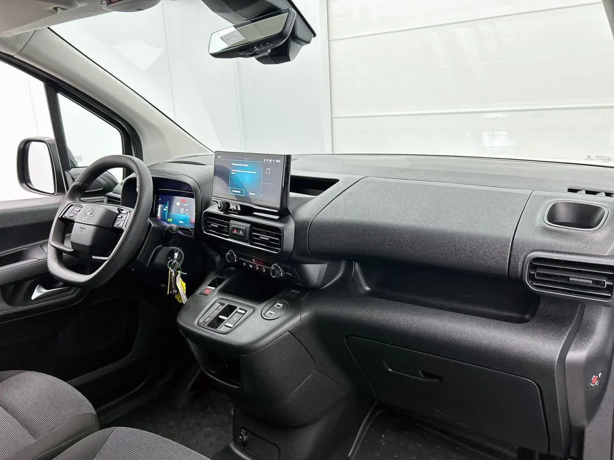 1.5 BlueHDi 130pk L2 Automaat Apple Carplay/ Android Auto Navigatie Trekhaak Airco Camera Cruise Control Parkeersensoren V+A DAB
