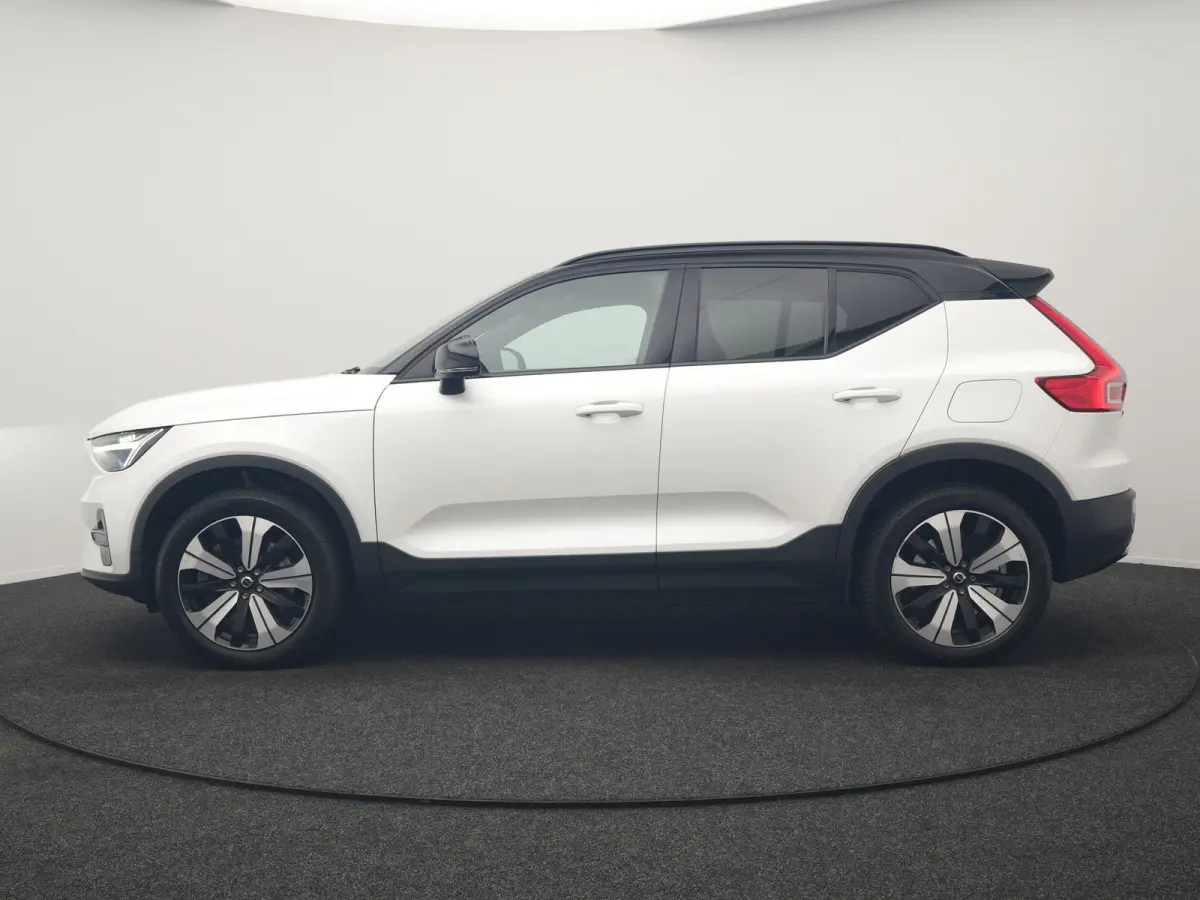 Plus 70 kWh 231pk Dealer O.H | Trekhaak Af Fabriek | Warmtepomp | Adaptive Cruise | Camera | Sportstoelen & Stuur Verwarmd | Google Assistent | Pilot Assist | Apple Carplay | Virutal Cockpit