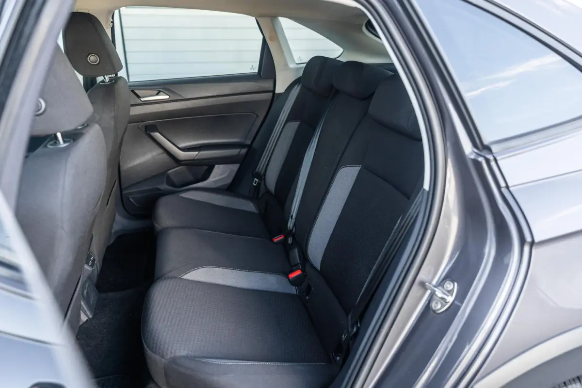 1.0 TSI 115pk Life Edition | App Connect | Achteruitrijcamera | Stoelverwarming