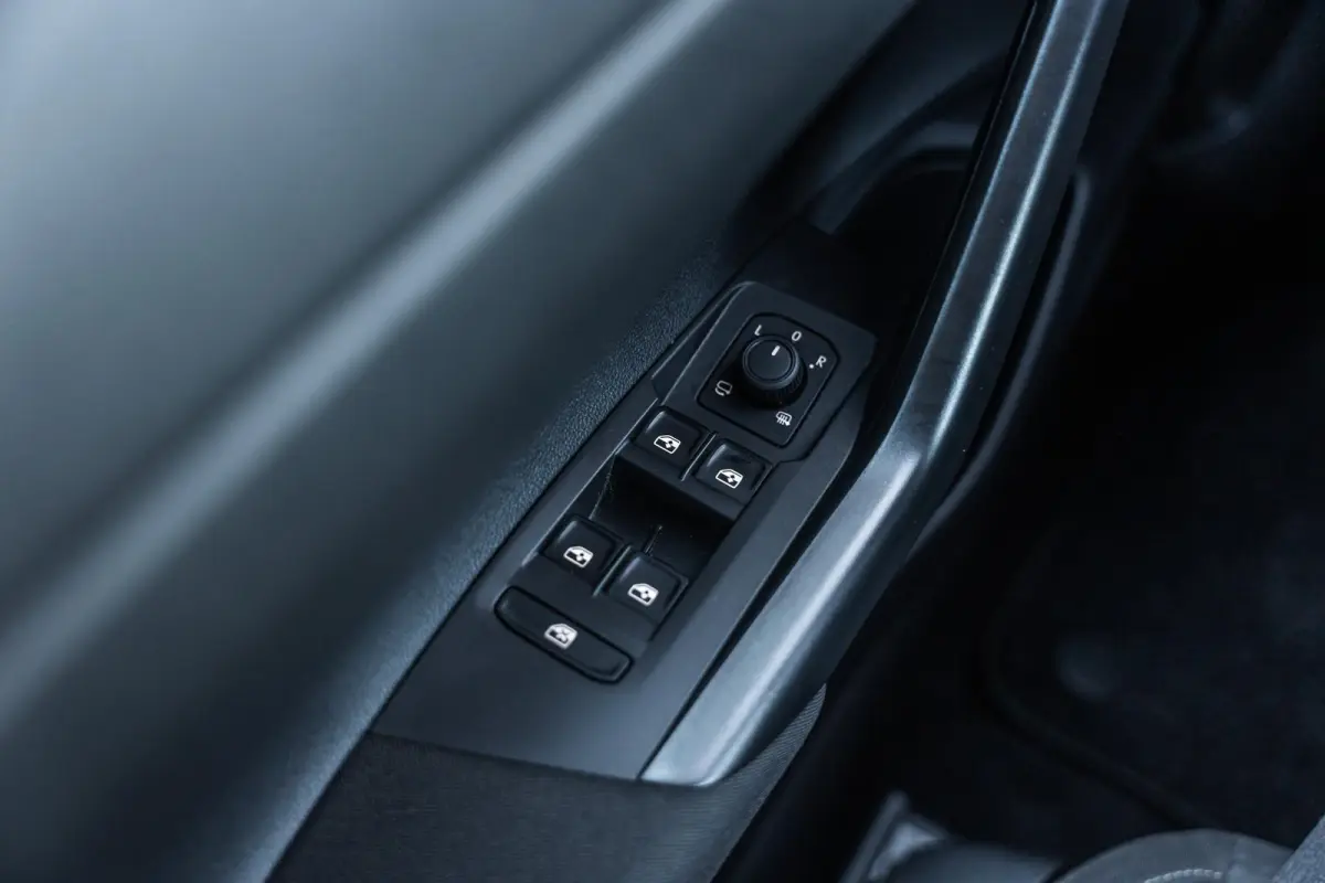 1.0 TSI 115pk Life Edition | App Connect | Achteruitrijcamera | Stoelverwarming
