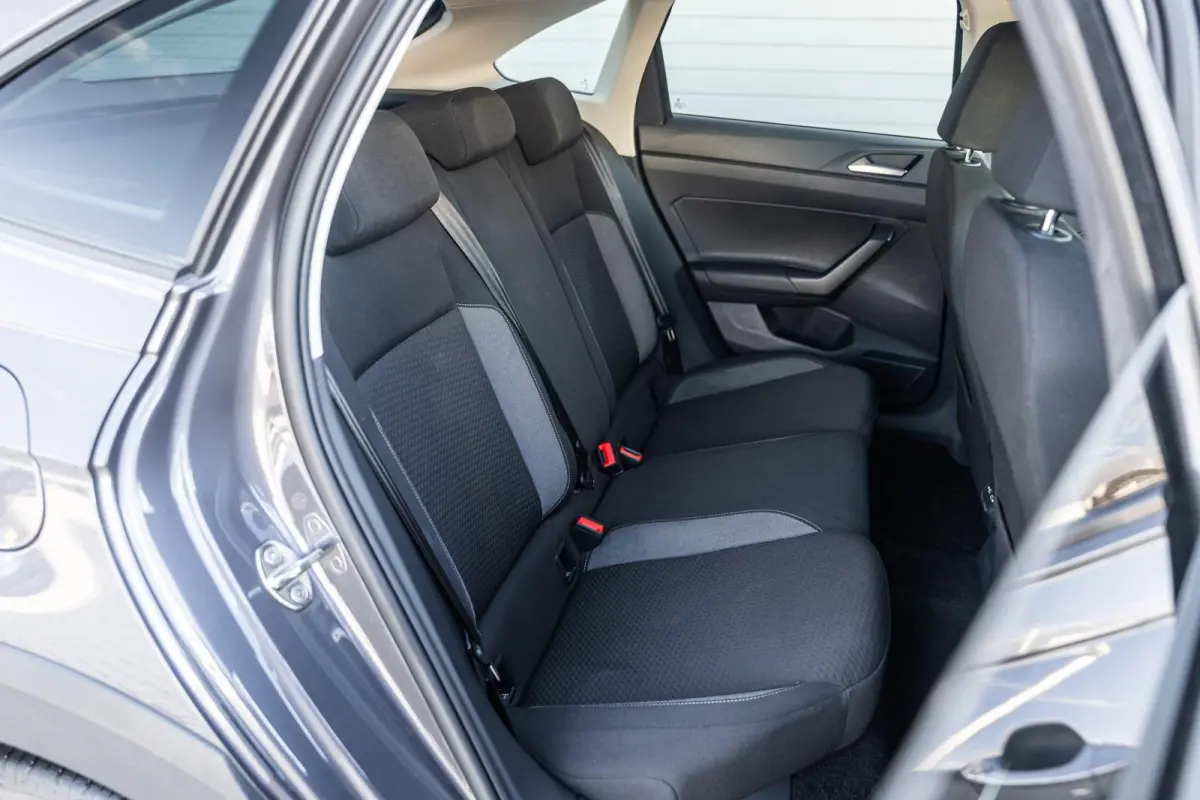 1.0 TSI 115pk Life Edition | App Connect | Achteruitrijcamera | Stoelverwarming