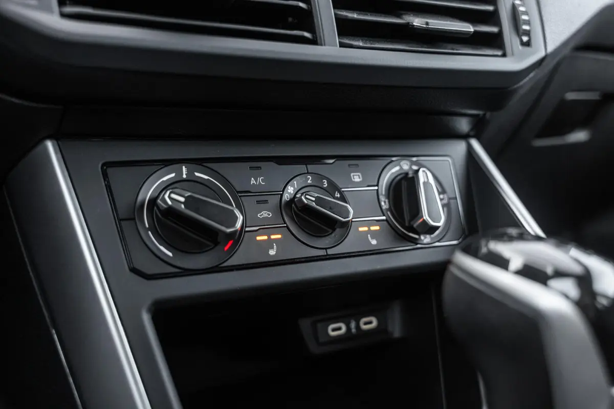 1.0 TSI 115pk Life Edition | App Connect | Achteruitrijcamera | Stoelverwarming