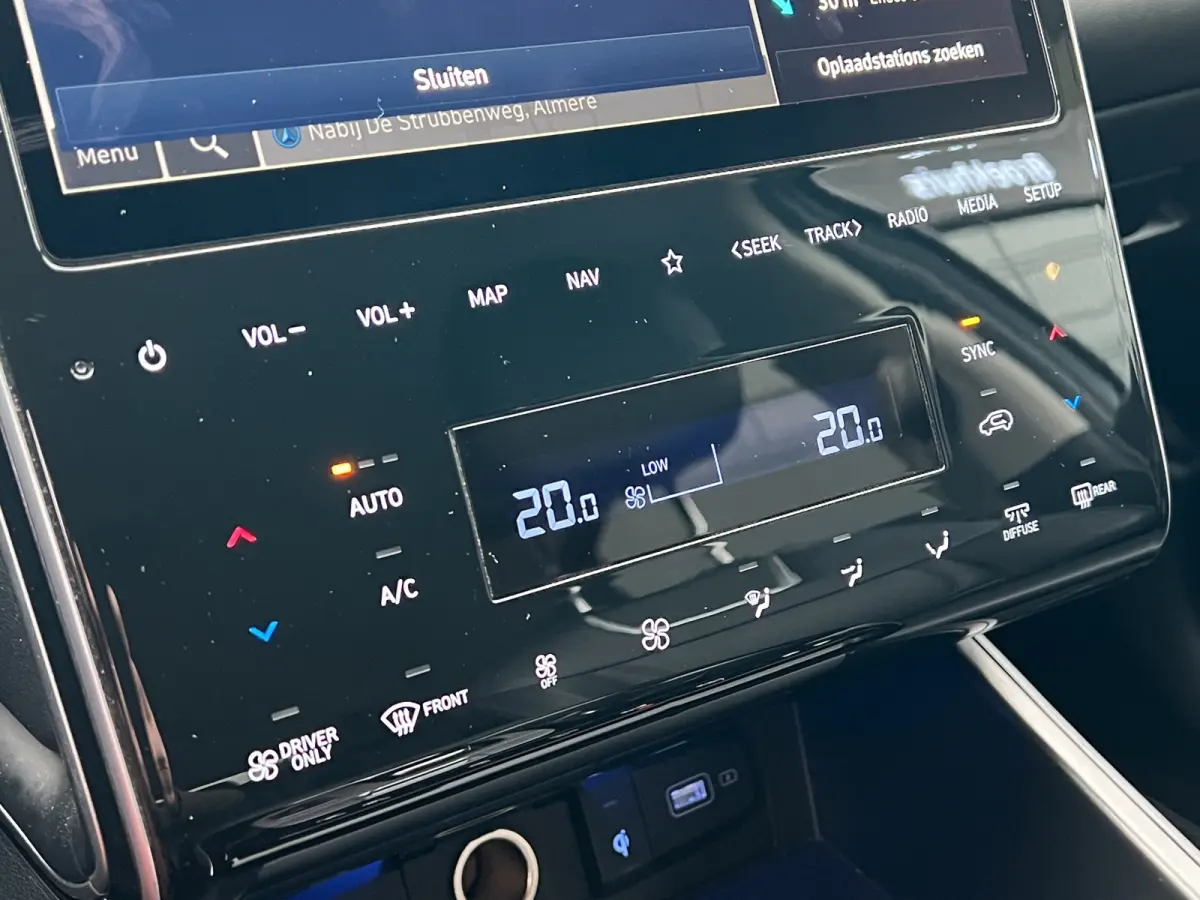 1.6 T-GDI 265pk PHEV Premium 4WD | Leder | Carplay | Climate | Keyless | Navigatie | Elek. Klep | Full - Led | 360 Camera | KRELL Audio | Elek. Stoelen | 19" Lichtmetaal | Winterpakket | Sto
