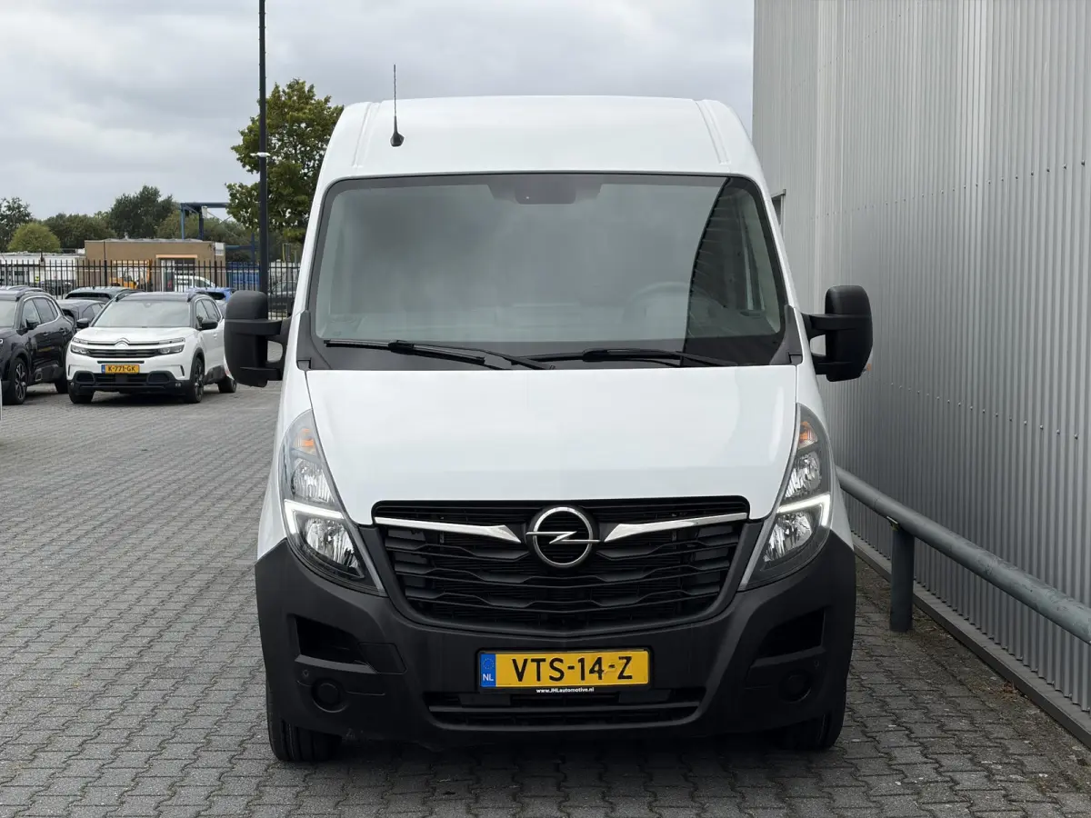 2.3 Turbo L2H1*A/C*CAM*PDC*3-PERS*