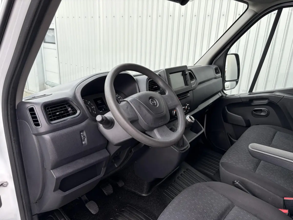 2.3 Turbo L2H1*A/C*CAM*PDC*3-PERS*