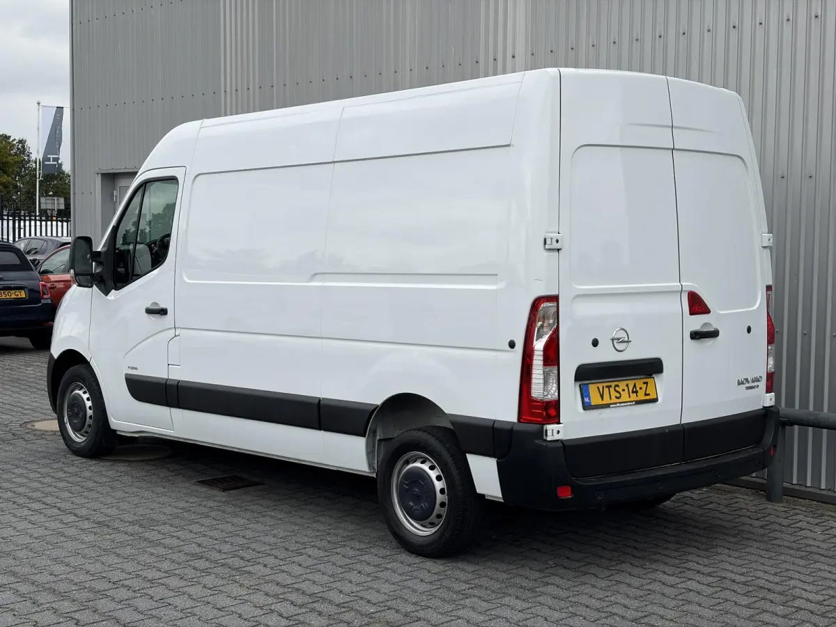 2.3 Turbo L2H1*A/C*CAM*PDC*3-PERS*