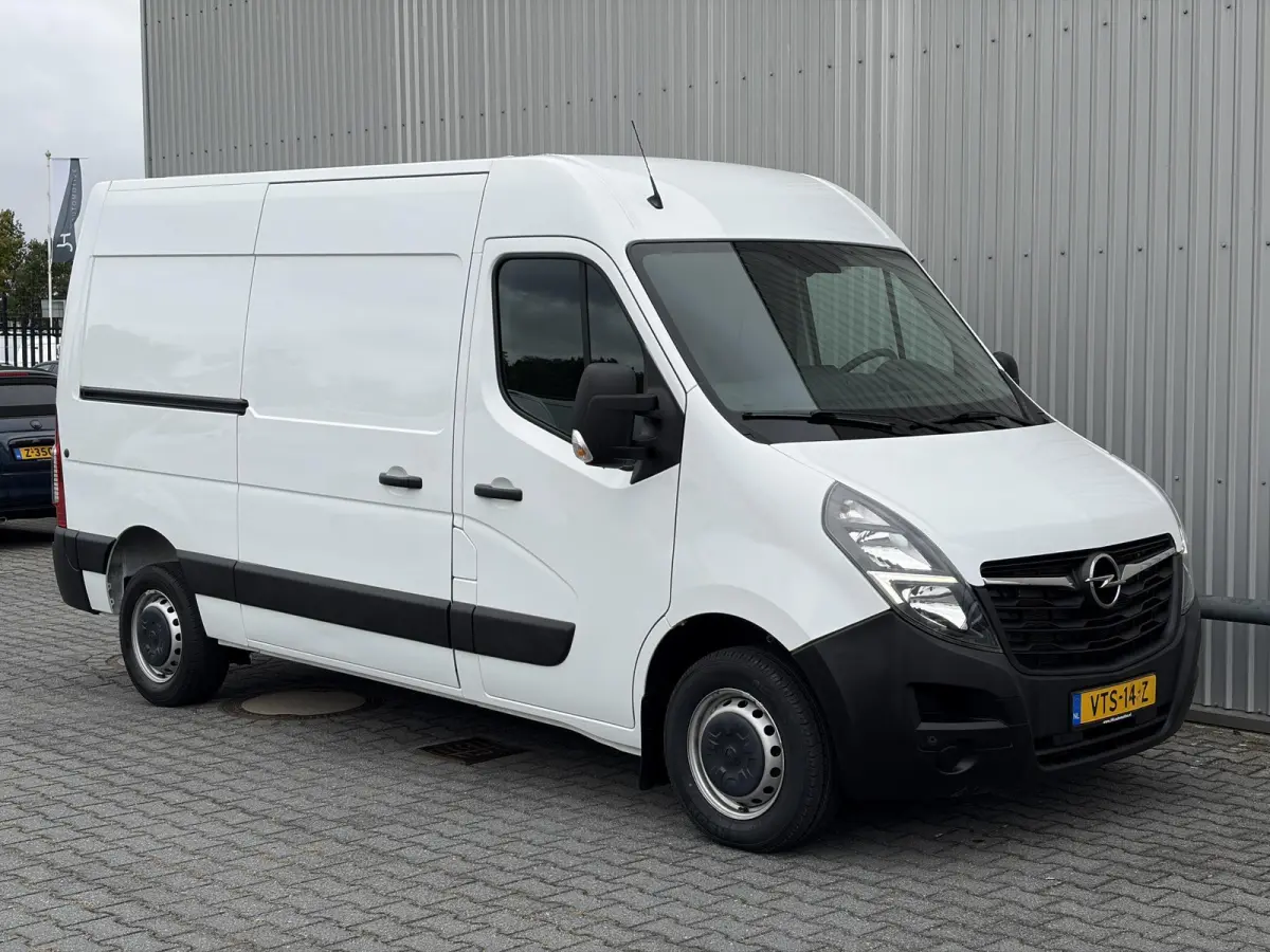2.3 Turbo L2H1*A/C*CAM*PDC*3-PERS*