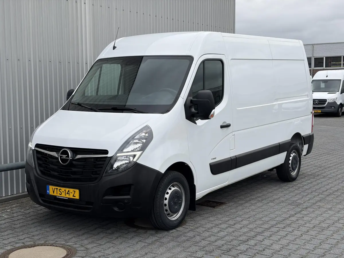2.3 Turbo L2H1*A/C*CAM*PDC*3-PERS*
