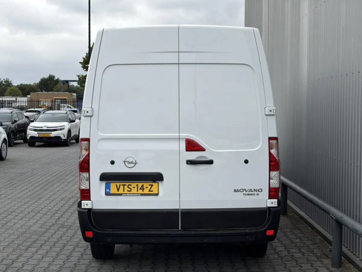 2.3 Turbo L2H1*A/C*CAM*PDC*3-PERS*
