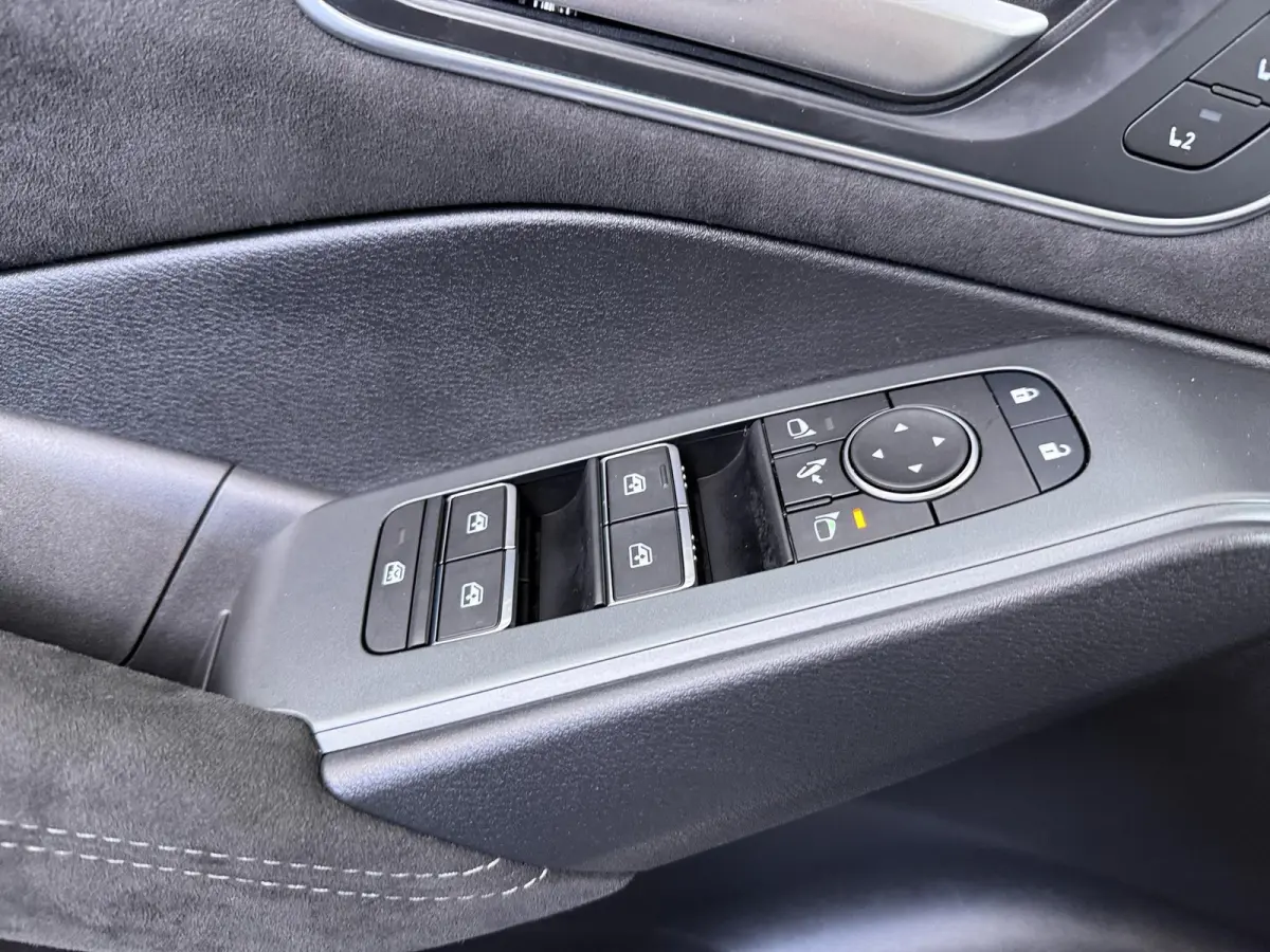 1.3 MHEV Xtronic Tekna Plus | Panoramadak | Lederen Bekl. | BOSE Audio |