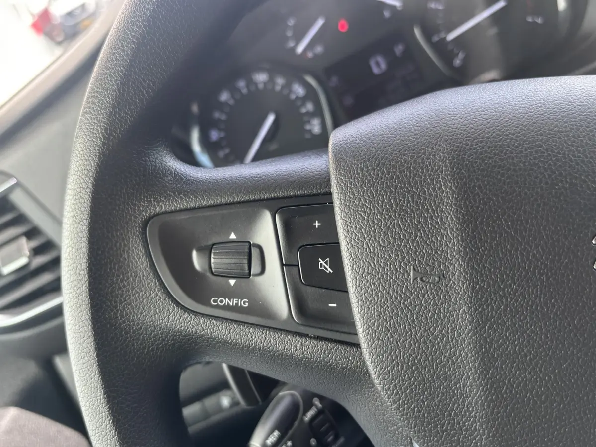 2.0 BlueHDI*AUTOM*2XSCHUIF*NAVI*CAM*CRUISE*ECC*TEL