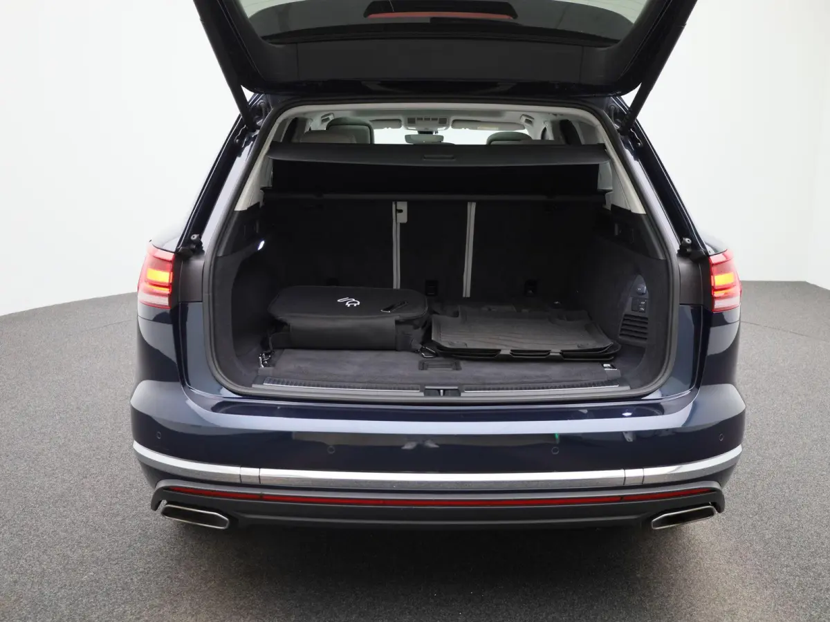 3.0 TSi eHybrid 4MOTION Elegance 381 PK| Dealeronderhouden | Luchtvering | Panoramadak | Leder | Navigatie | 360 Camera | Stoelverwarming