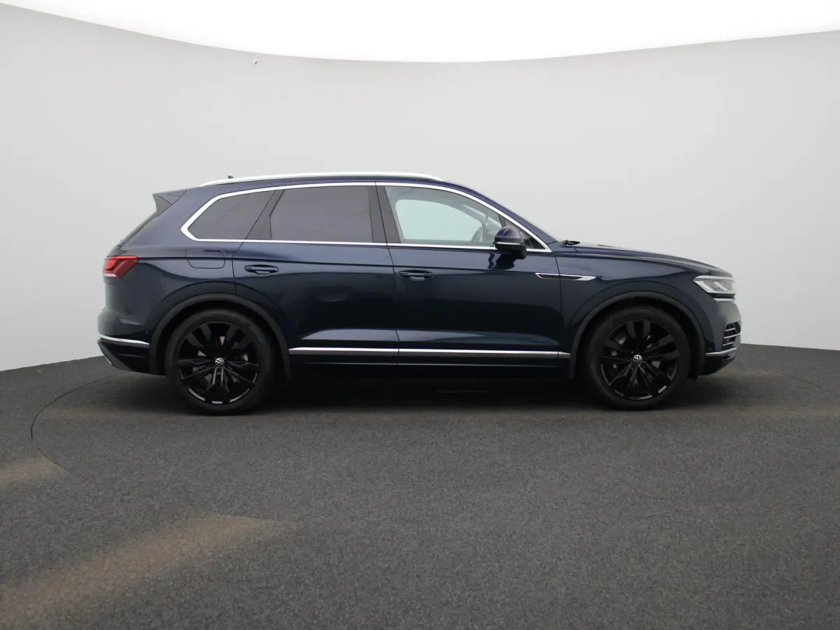 3.0 TSi eHybrid 4MOTION Elegance 381 PK| Dealeronderhouden | Luchtvering | Panoramadak | Leder | Navigatie | 360 Camera | Stoelverwarming