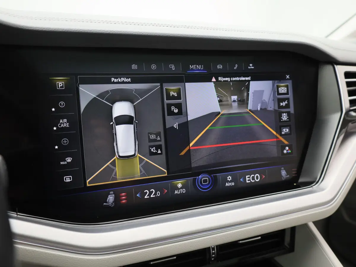 3.0 TSi eHybrid 4MOTION Elegance 381 PK| Dealeronderhouden | Luchtvering | Panoramadak | Leder | Navigatie | 360 Camera | Stoelverwarming