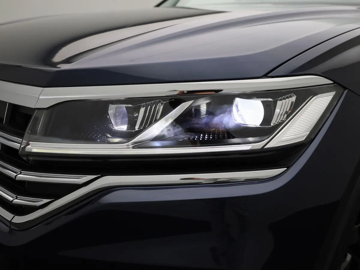 3.0 TSi eHybrid 4MOTION Elegance 381 PK| Dealeronderhouden | Luchtvering | Panoramadak | Leder | Navigatie | 360 Camera | Stoelverwarming