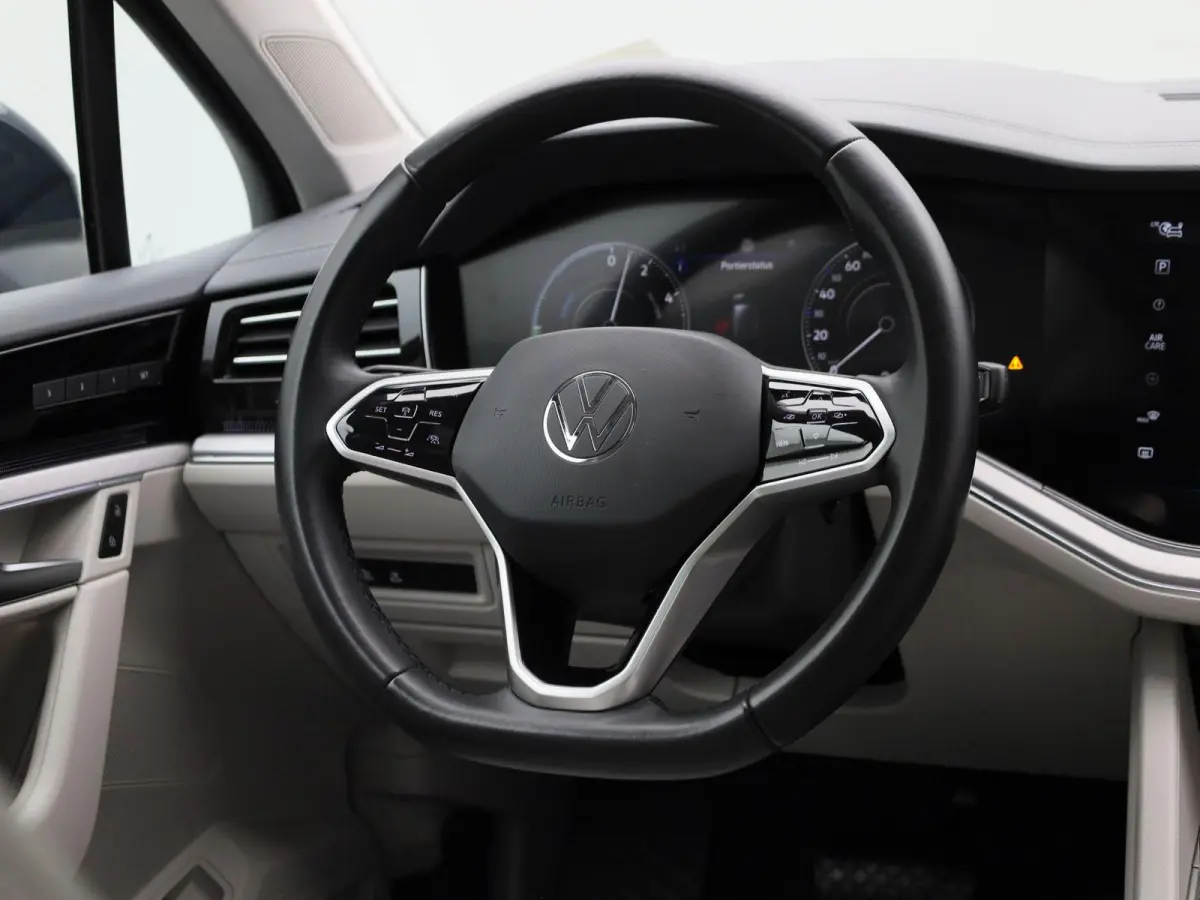 3.0 TSi eHybrid 4MOTION Elegance 381 PK| Dealeronderhouden | Luchtvering | Panoramadak | Leder | Navigatie | 360 Camera | Stoelverwarming