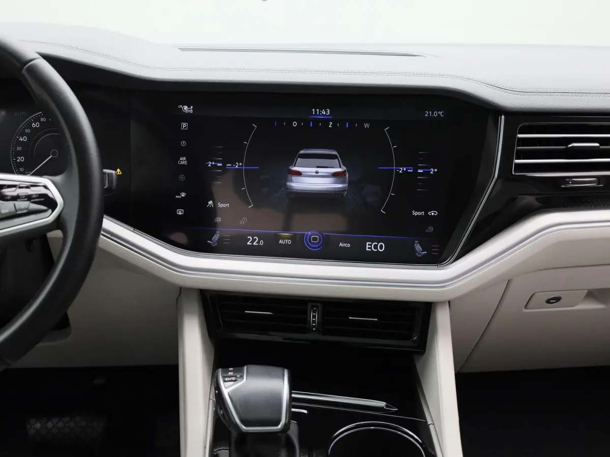 3.0 TSi eHybrid 4MOTION Elegance 381 PK| Dealeronderhouden | Luchtvering | Panoramadak | Leder | Navigatie | 360 Camera | Stoelverwarming