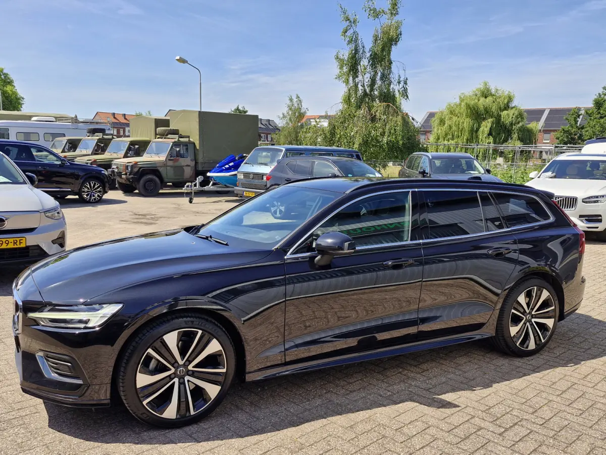 B3 Hybrid | Business | Camera | body styling | Carplay | 19 inch | etc.