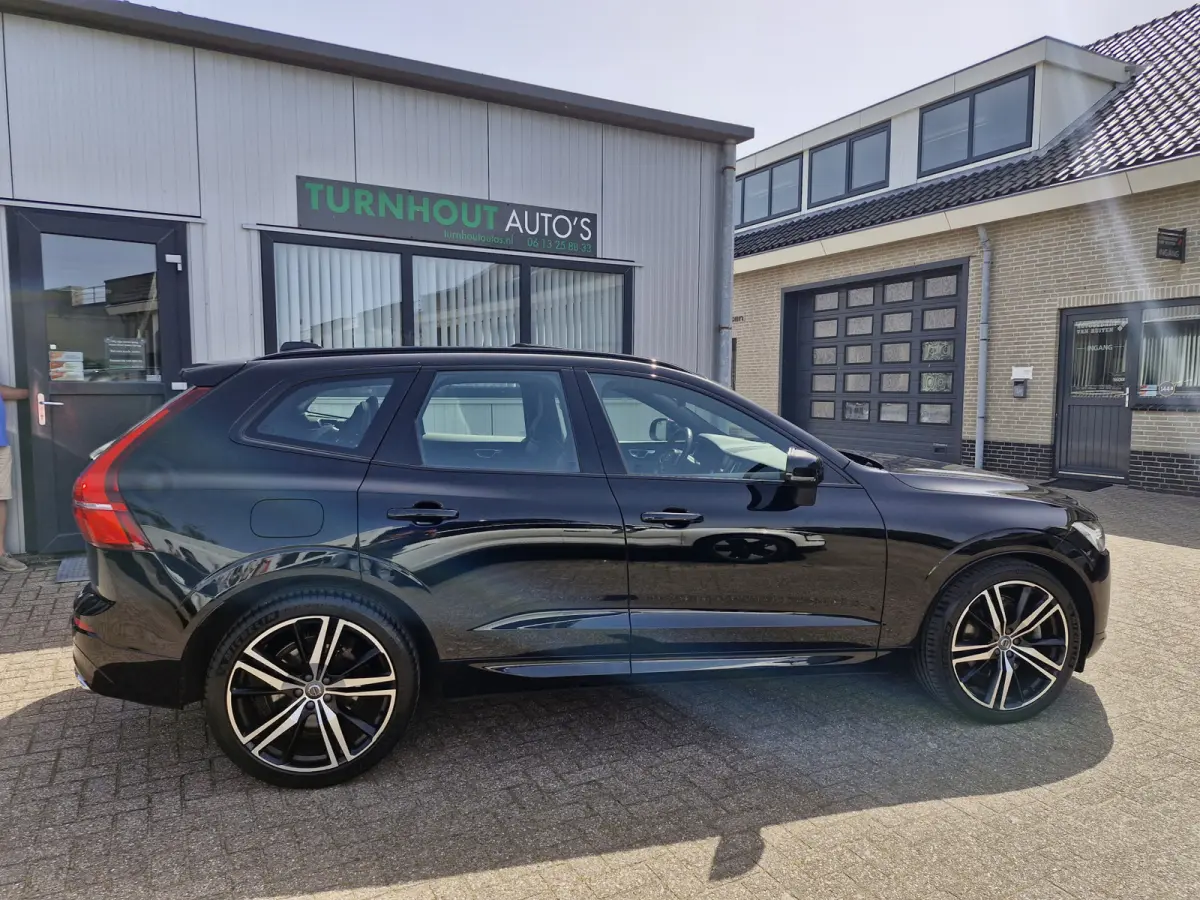 Recharge T6 AWD R-Design ALLE OPTIES luchtvering | Lounge Pack (audio installatie premium, head-up display, parkeersensor voor, rondomzicht camera) en Climate Pro Pack (stuur verwarmd, achte