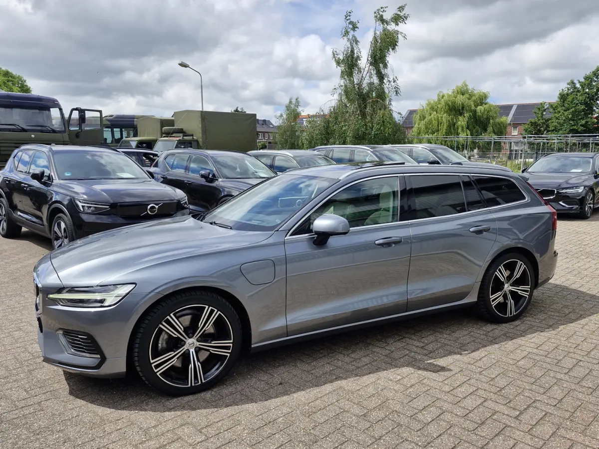 T8 Twin AWD| Full options! | 360 | audio line | Luxury Line (airco separaat achter, elektrisch glazen panorama-dak, head-up display) en Inscription Plus Line (elektrisch verstelbare stoel(en