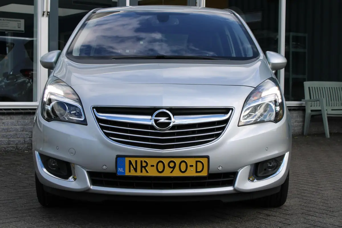 1.4 Turbo Blitz|Navigatie|Camera|Trekhaak|Stoel en Stuur verw.|Pdc|Cruise controle