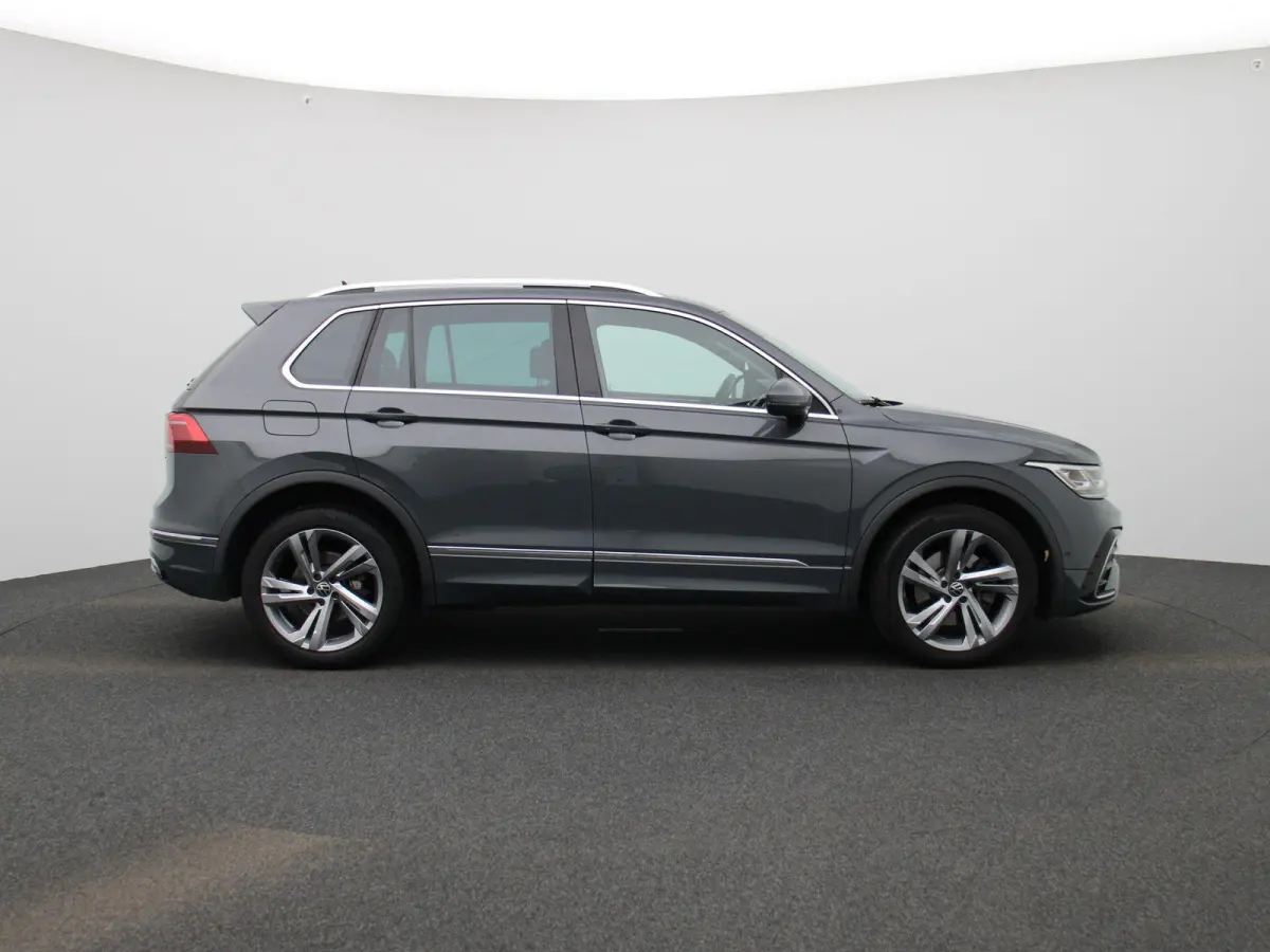 1.4 TSI eHybrid R-Line Business | PANORAMADAK | ACHTERUITRIJCAMERA | APPLE CARPLAY - ANDROID AUTO | ELEKTRISCHE ACHTERKLEP | TREKHAAK | STOELVERWARMING | STUURWIELVERWARMING | KEYLESS | NAVI
