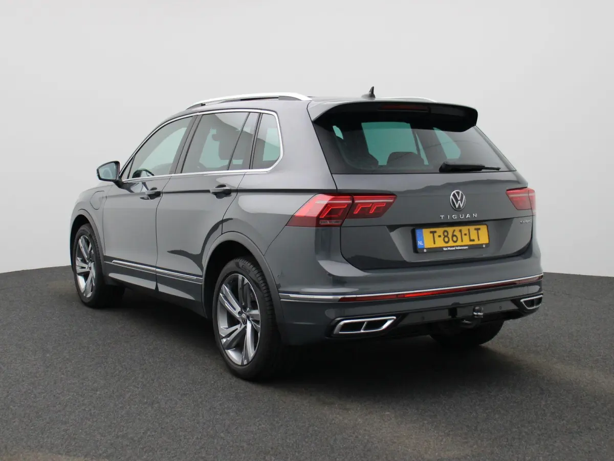 1.4 TSI eHybrid R-Line Business | PANORAMADAK | ACHTERUITRIJCAMERA | APPLE CARPLAY - ANDROID AUTO | ELEKTRISCHE ACHTERKLEP | TREKHAAK | STOELVERWARMING | STUURWIELVERWARMING | KEYLESS | NAVI