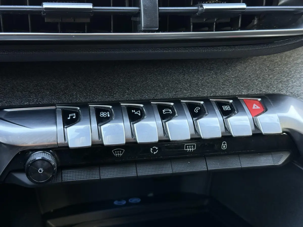 1.2 PureTech Premium 7p. 2e Eigenaar|Camera|Carplay|D-riem vv in 2023|Clima|Cruise|PDC V+A|Trekhaak|N.A.P|APK tot 06-2027