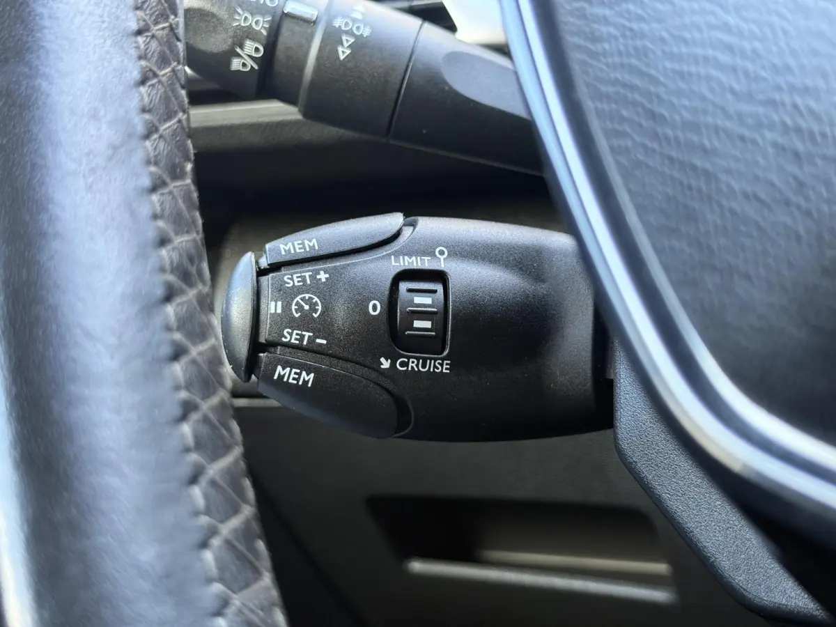 1.2 PureTech Premium 7p. 2e Eigenaar|Camera|Carplay|D-riem vv in 2023|Clima|Cruise|PDC V+A|Trekhaak|N.A.P|APK tot 06-2027