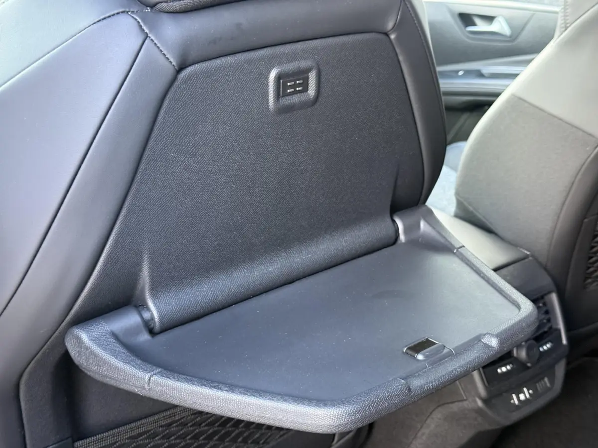 1.2 PureTech Premium 7p. 2e Eigenaar|Camera|Carplay|D-riem vv in 2023|Clima|Cruise|PDC V+A|Trekhaak|N.A.P|APK tot 06-2027